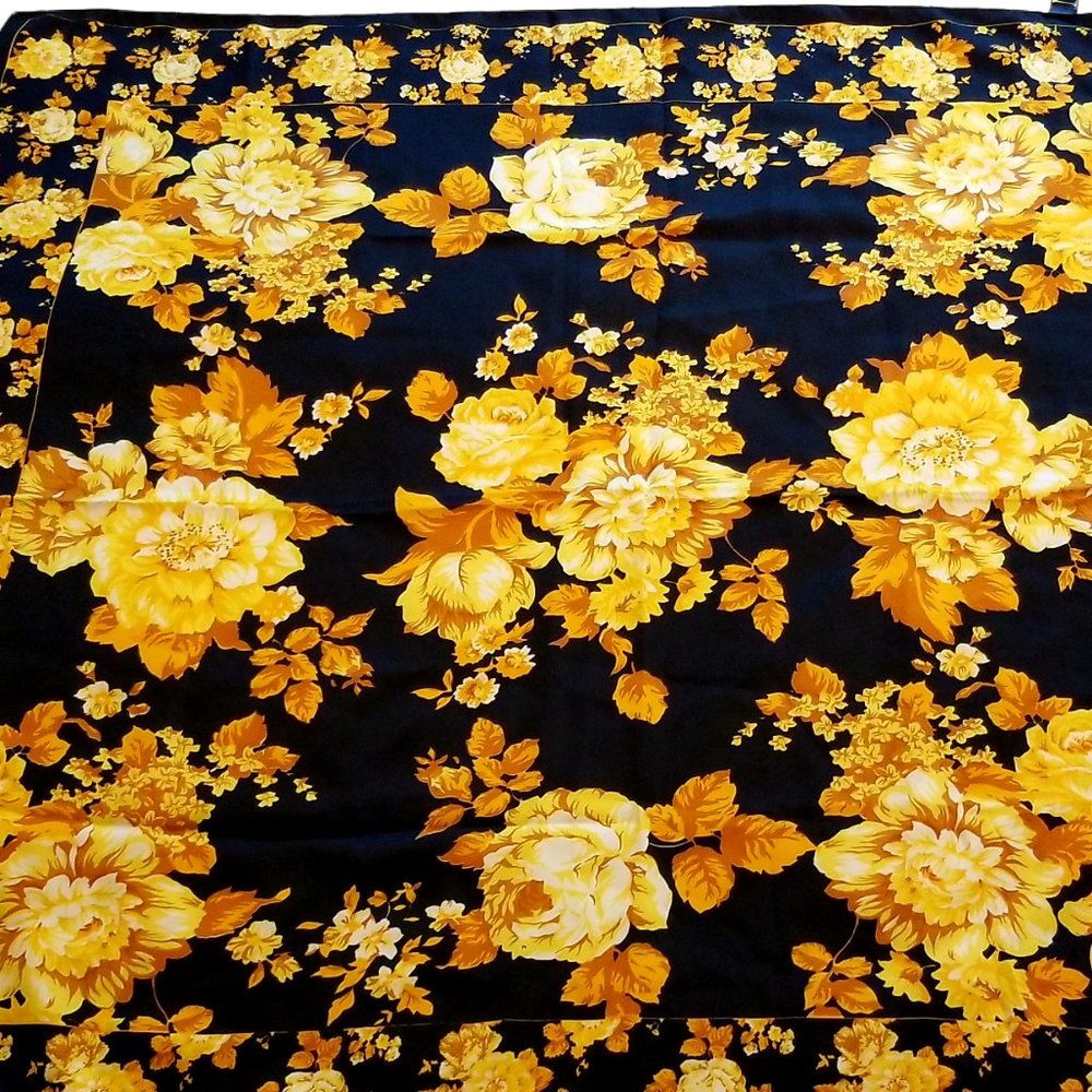 The Art of the Scarf-Vintage Italian Scarf by The Tie Rack Black w/Golden Roses - Picture 4 of 11
